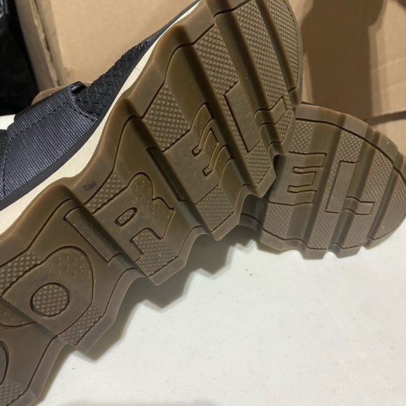 New Sorel Black Kinetic Slip-On Strap Athletic Sneakers 7.5 - Picture 5 of 6